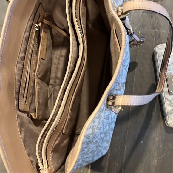 Michael Kors purse and wallet - Picture 2 of 4